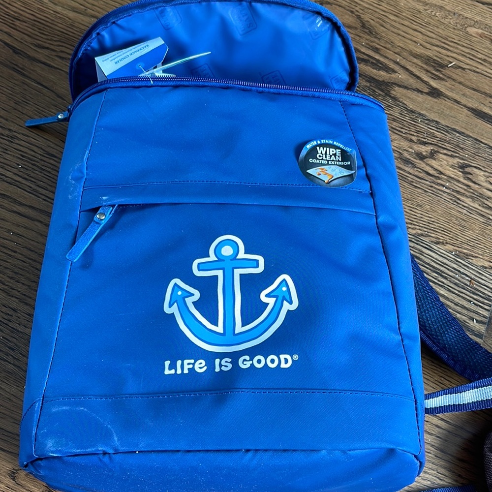 Life is good brand cooler & 6 matching insulated cups. Backpack style.